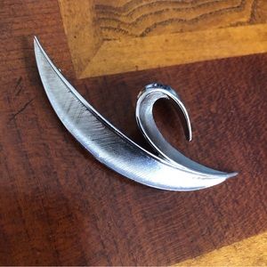 Vintage Crown Trifari brushed and shiny silver tone swirl design brooch pin
